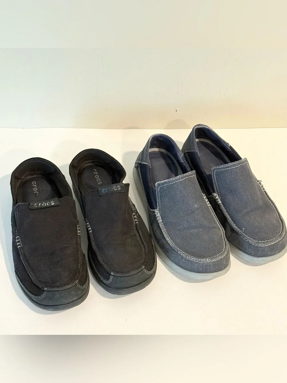 Men’s Crocs Blue Navy Black Size 9 Loafers Slip On Canvas Shoes